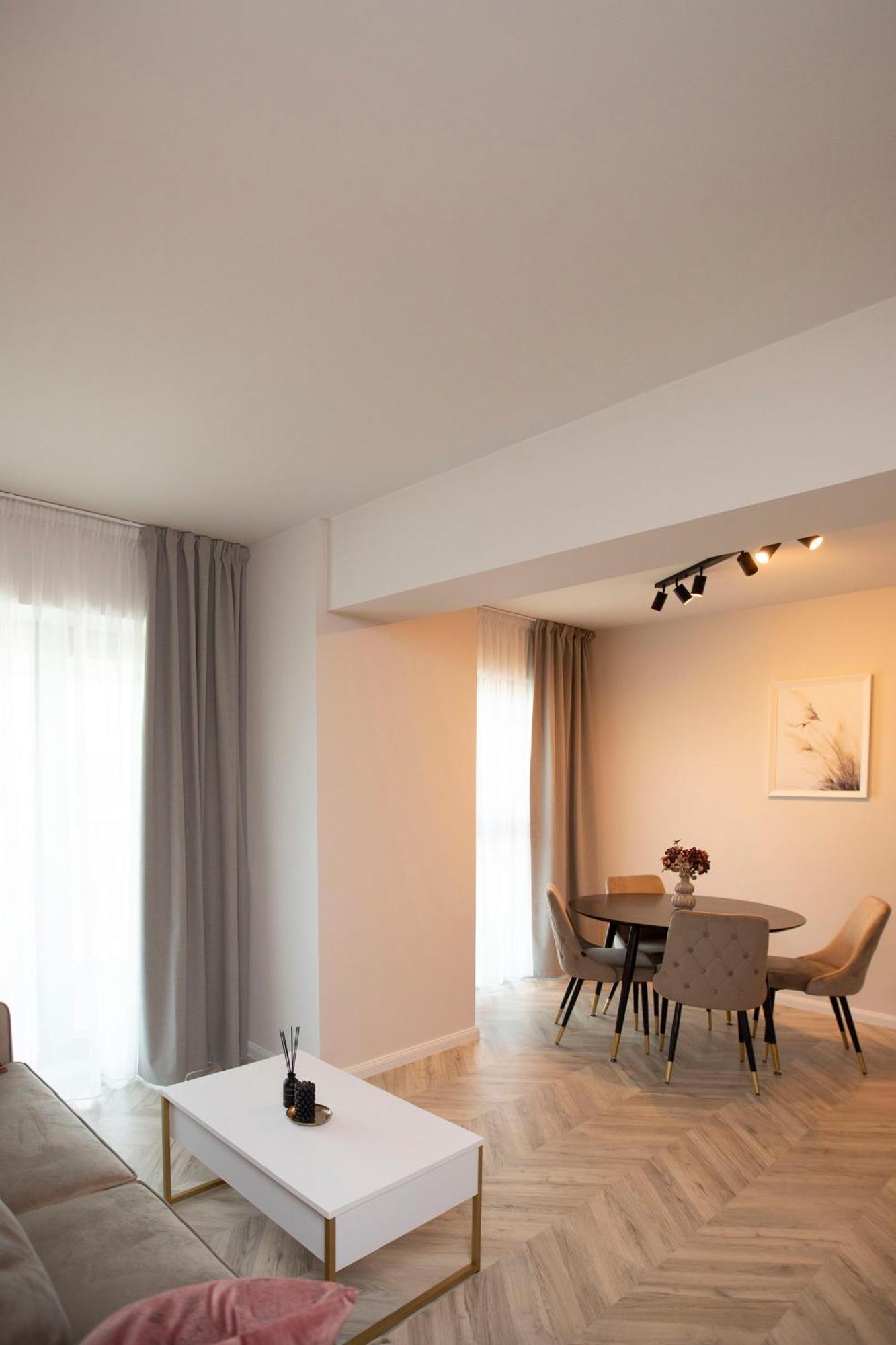 Boudoir 139 Apartments City Tower -18Th Floor Cluj Napoca Bagian luar foto
